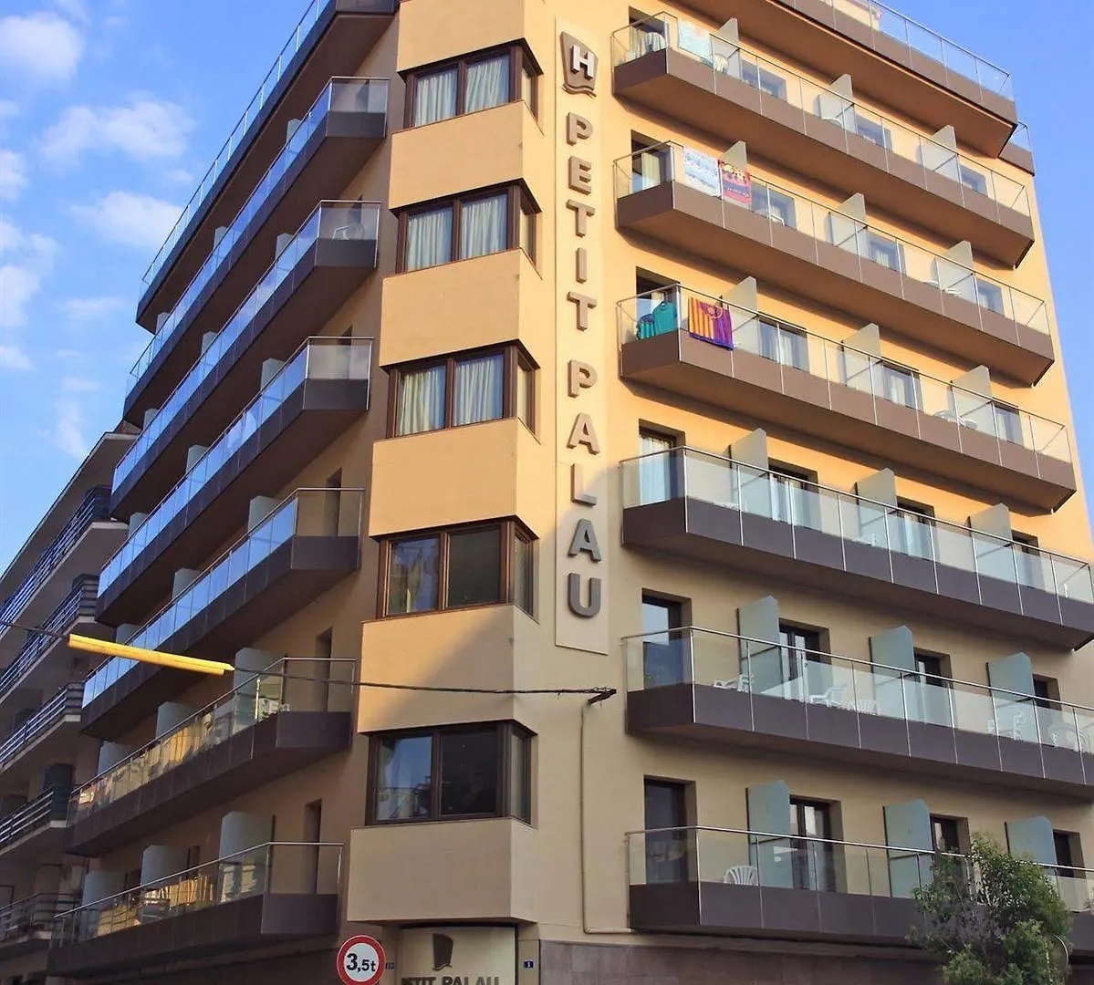Hotel Petit Palau - Adults Only Blanes 4*,
